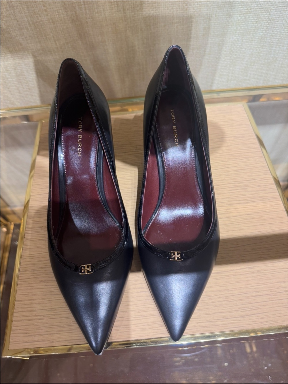Tory Burch Chelsea Leather Pump - Picture 1 of 3